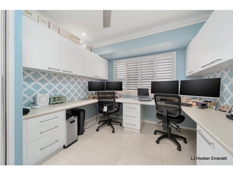 2 Downs Court, Emerald QLD 4720