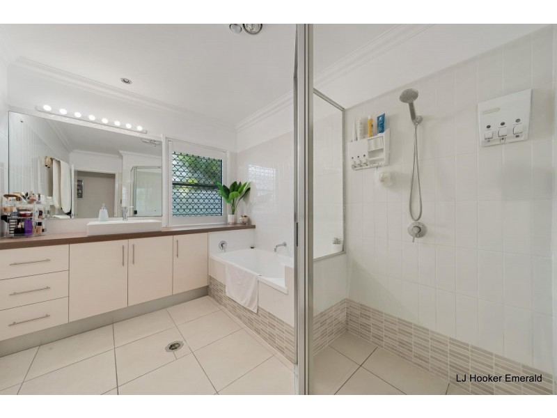2 Downs Court, Emerald QLD 4720