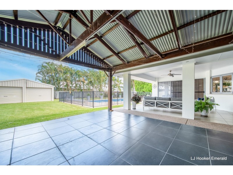 2 Downs Court, Emerald QLD 4720