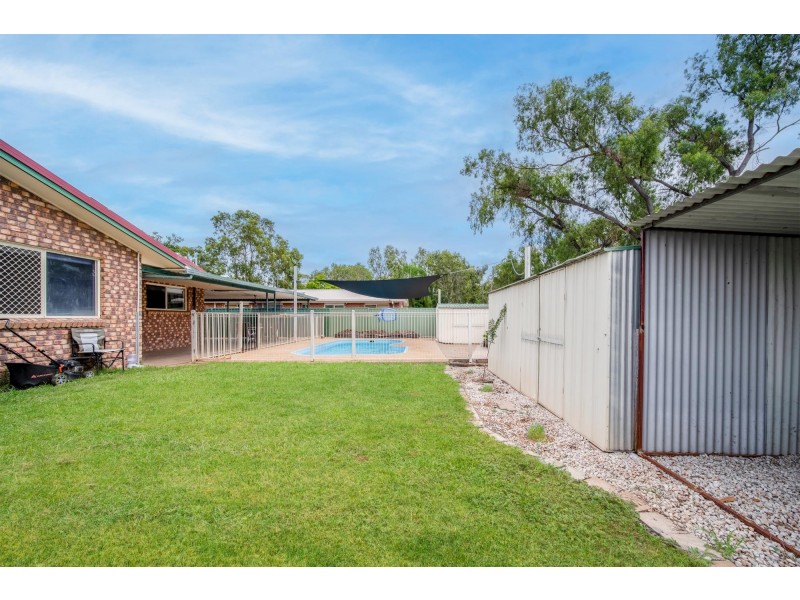 2 Wren Court, Emerald QLD 4720