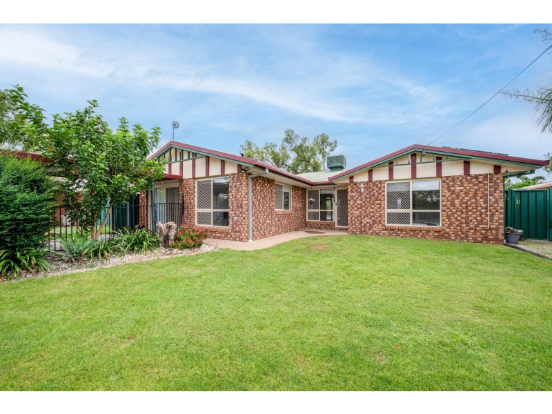 2 Wren Court, Emerald QLD 4720