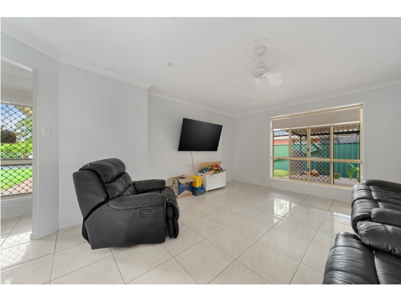 2 Wren Court, Emerald QLD 4720