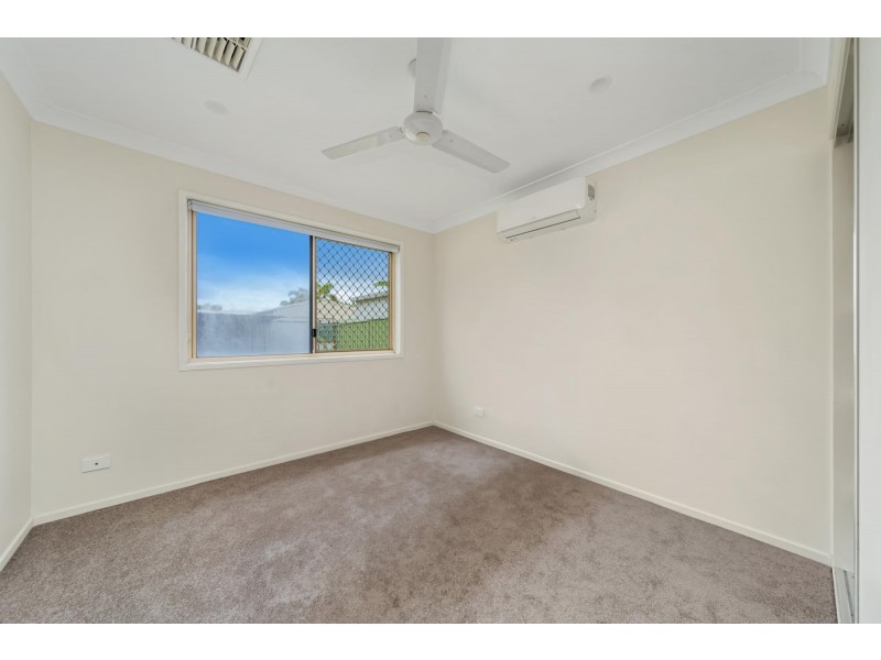 2 Wren Court, Emerald QLD 4720
