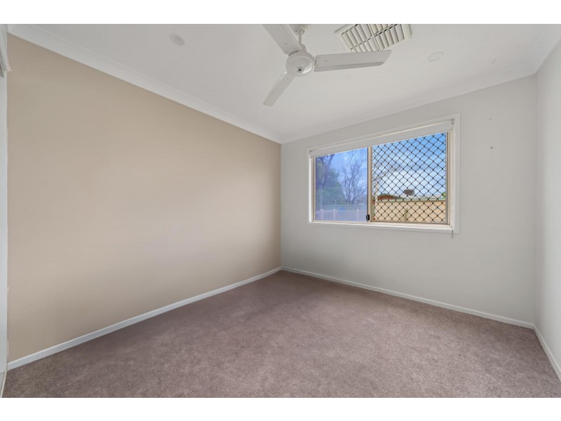 2 Wren Court, Emerald QLD 4720
