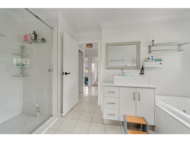 2 Wren Court, Emerald QLD 4720