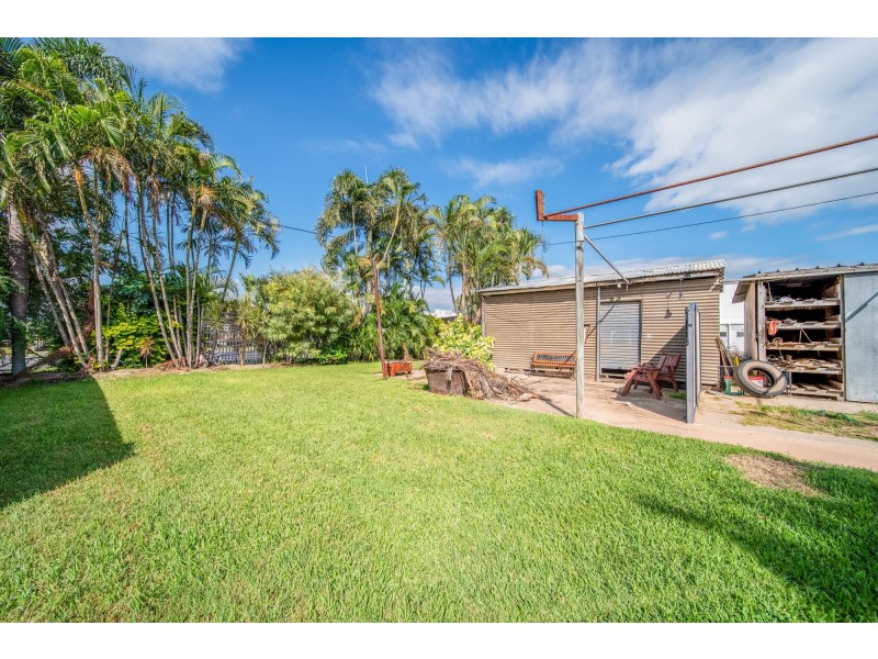 9 Topaz Street, Emerald QLD 4720