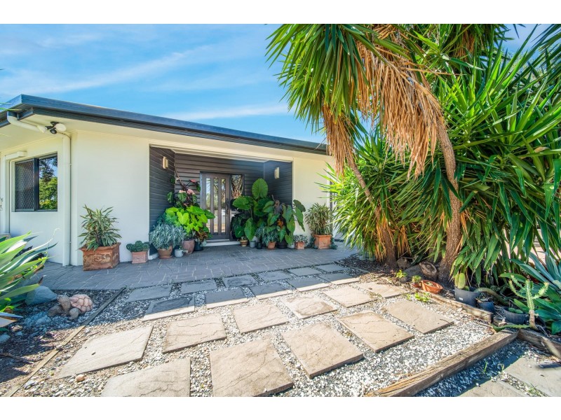 1 Fig Tree Court, Emerald QLD 4720