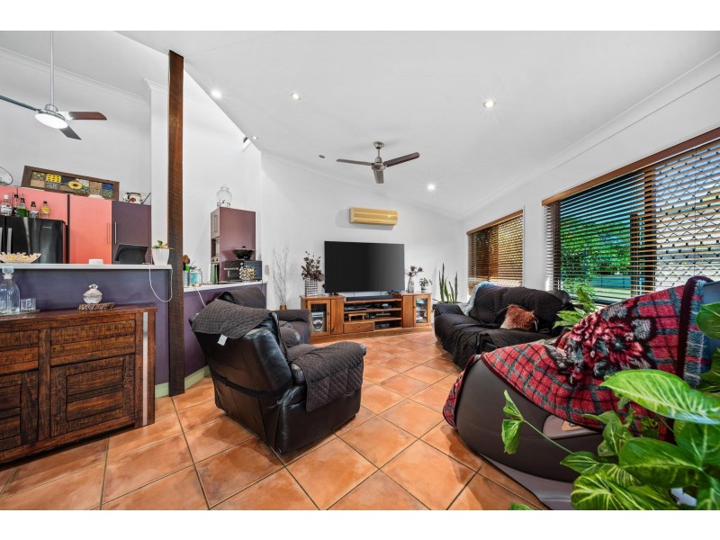 1 Fig Tree Court, Emerald QLD 4720