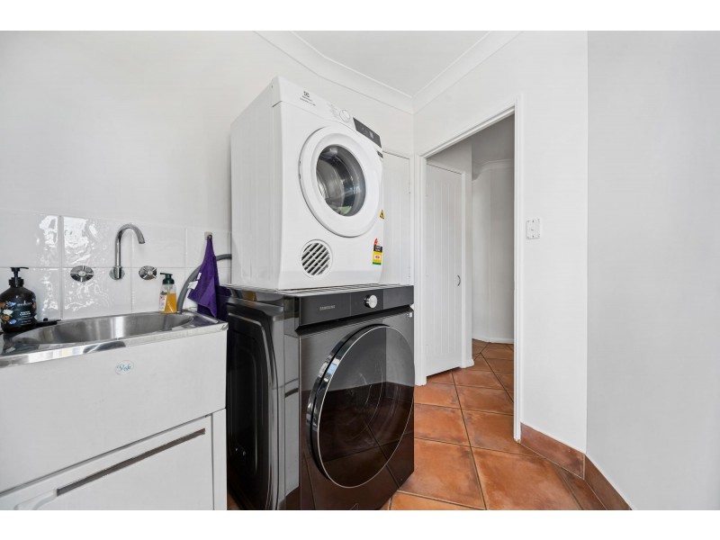 1 Fig Tree Court, Emerald QLD 4720