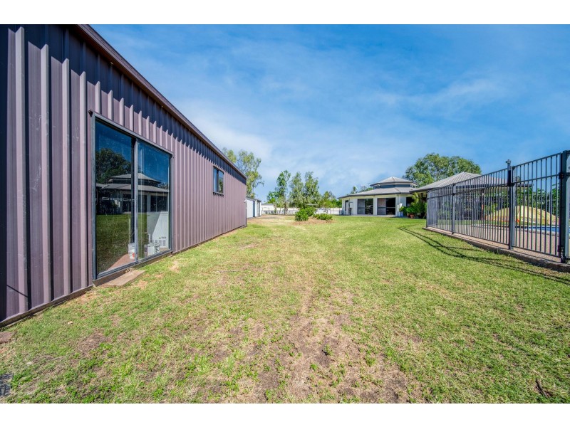 1 Fig Tree Court, Emerald QLD 4720