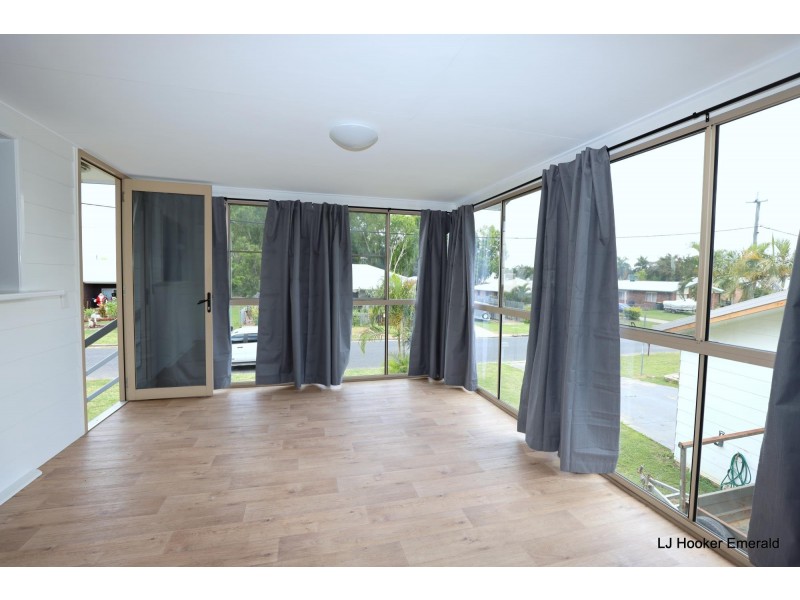 24 Staal Crescent, Emerald QLD 4720
