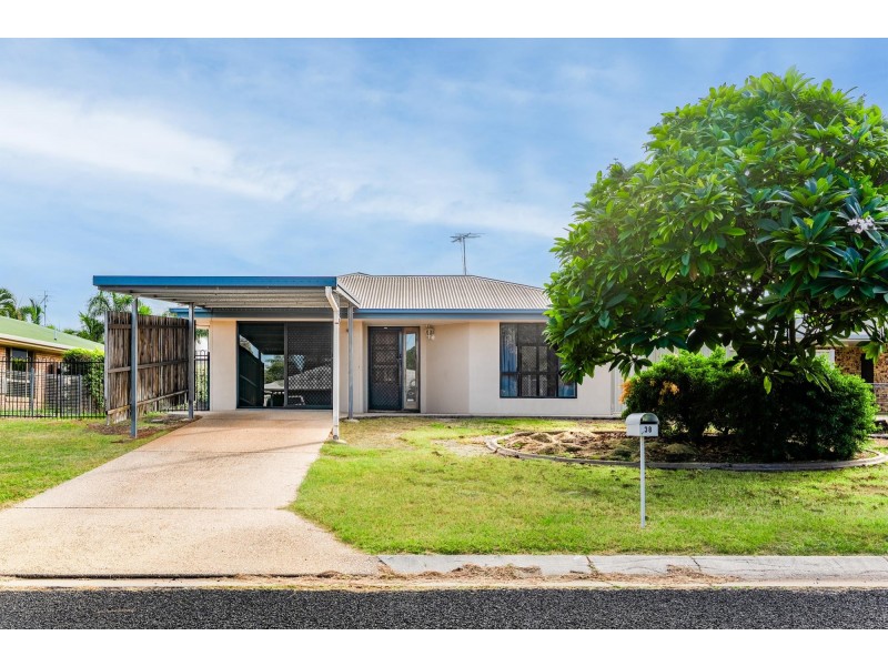 38 Cowan Crescent, Emerald QLD 4720
