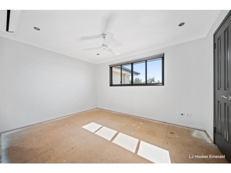 3/70 Long Street, Emerald QLD 4720