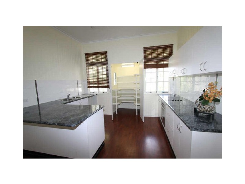 4 Round Tree Drive, Emerald QLD 4720