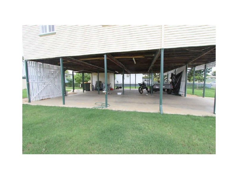 4 Round Tree Drive, Emerald QLD 4720