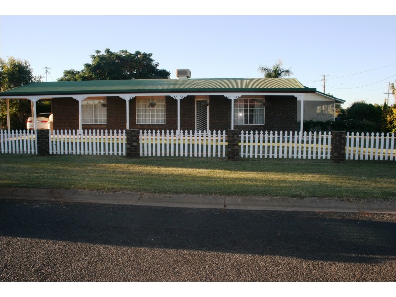 9 Bauhinia Court, Emerald QLD 4720