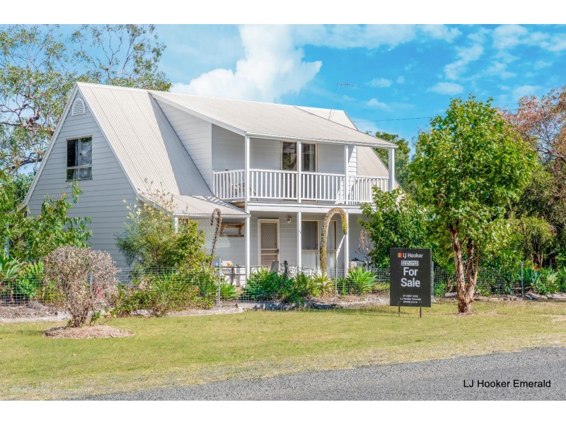38 Bailey Street, Capella QLD 4723