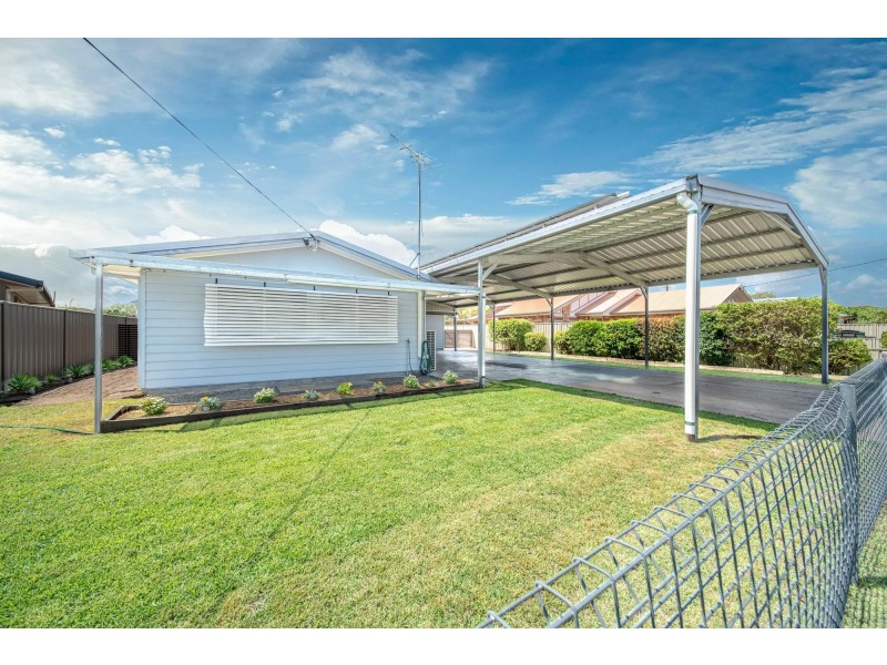 1B Batts Place, Emerald QLD 4720