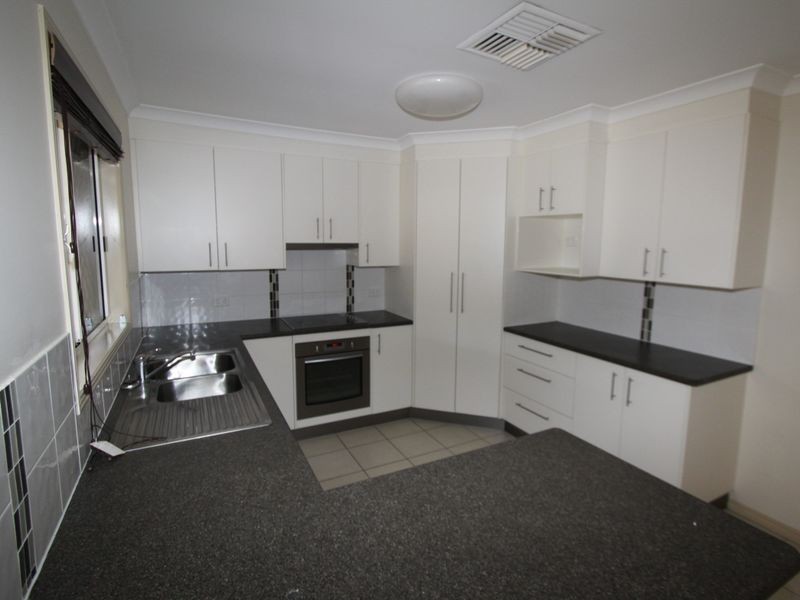 5 Fysh Street, Emerald QLD 4720