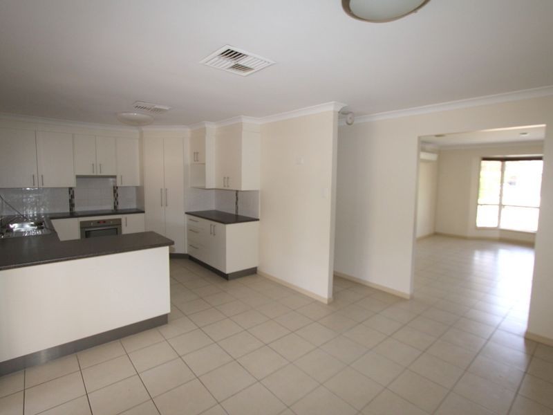 5 Fysh Street, Emerald QLD 4720