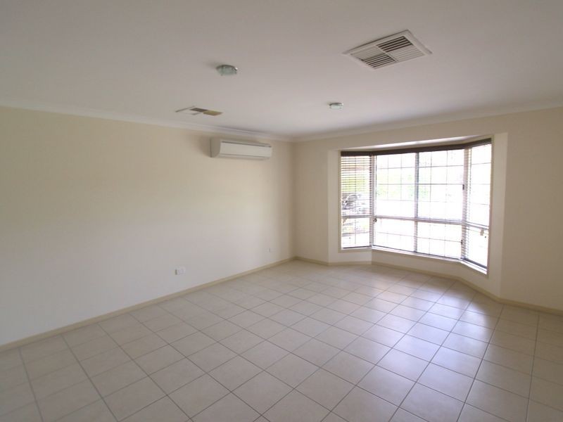 5 Fysh Street, Emerald QLD 4720