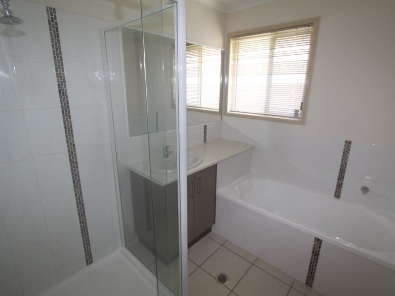 5 Fysh Street, Emerald QLD 4720