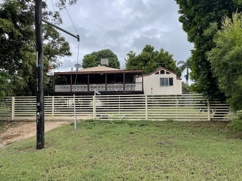 29 Dundas Street, Emerald QLD 4720