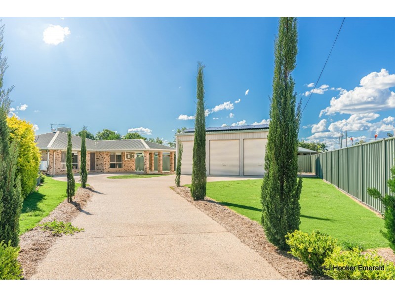 4 Sharlyn Crescent, Emerald QLD 4720