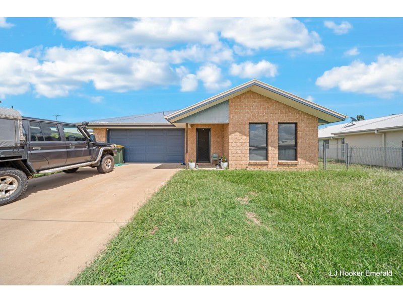 9 Mount Macarthur Boulevard, Capella QLD 4723