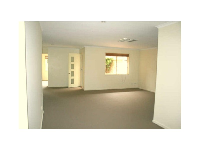 17 Eubar Place, Emerald QLD 4720