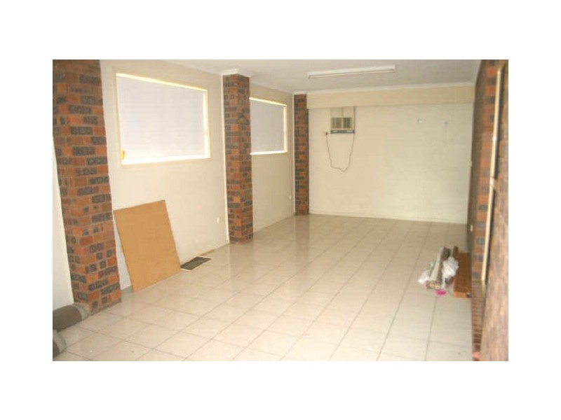 17 Eubar Place, Emerald QLD 4720