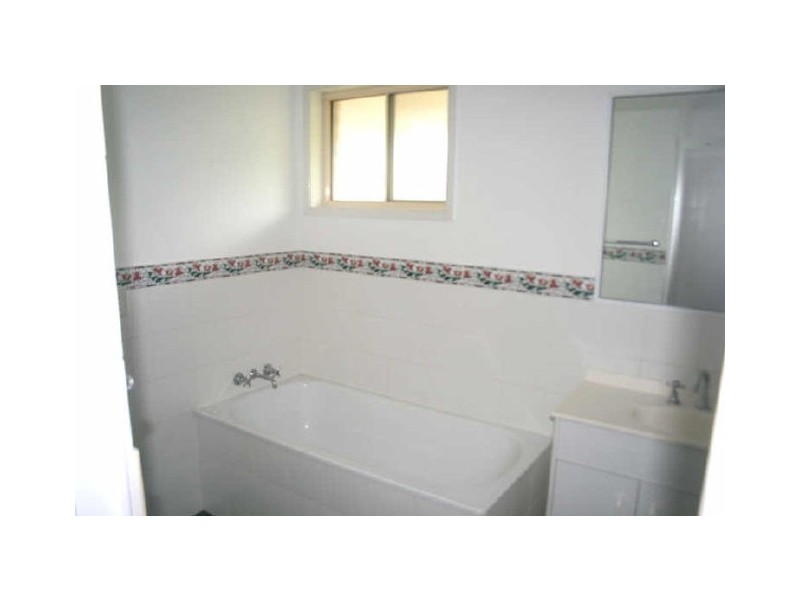 17 Eubar Place, Emerald QLD 4720