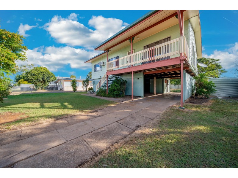 10 McLean Street, Capella QLD 4723