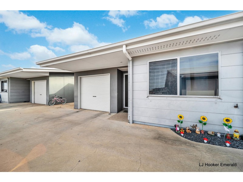 4/8 Hillcrest Street, Emerald QLD 4720