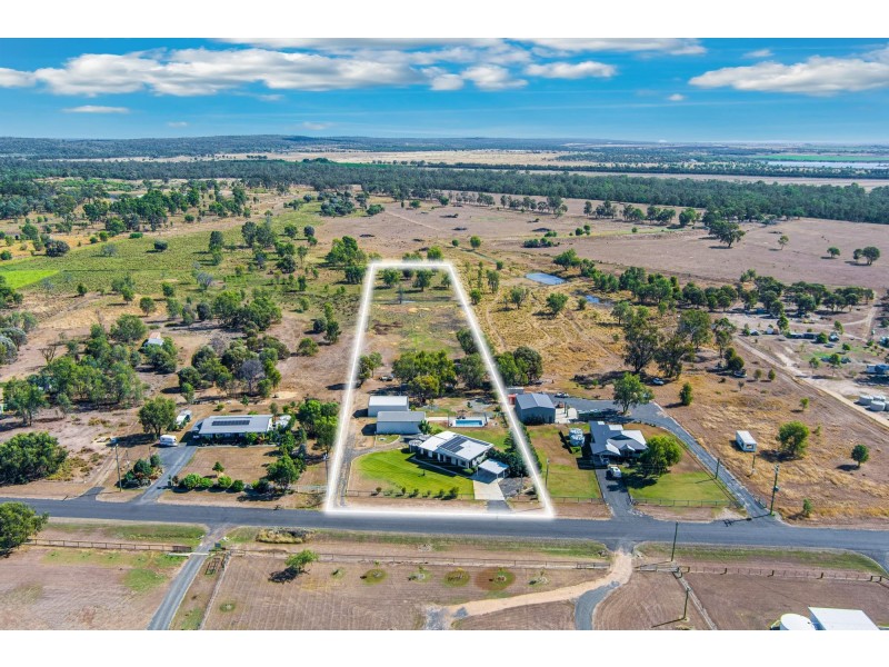 236 Chudleigh Drive, Emerald QLD 4720