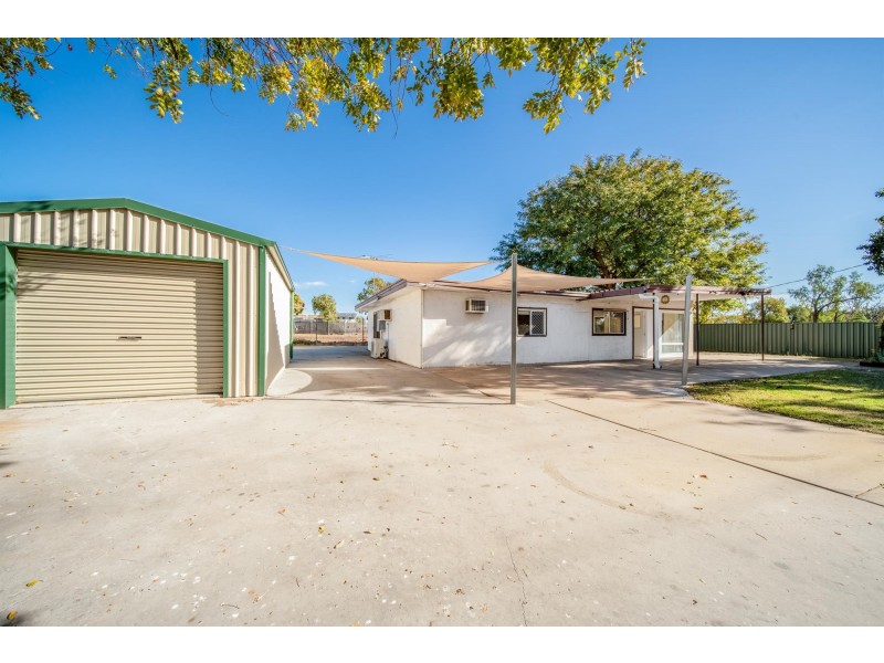 25 Roberts Street, Emerald QLD 4720
