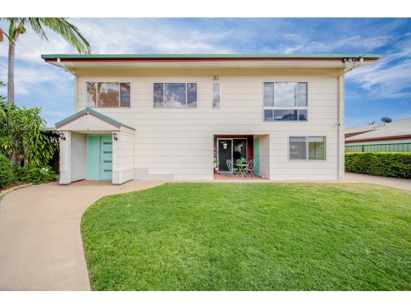 11 Centenary Drive, Emerald QLD 4720