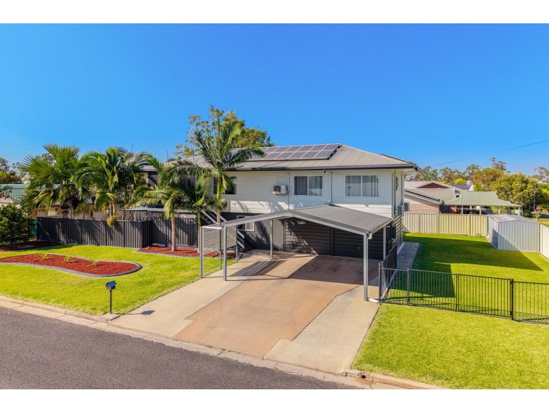 2 Bowyer Drive, Emerald QLD 4720