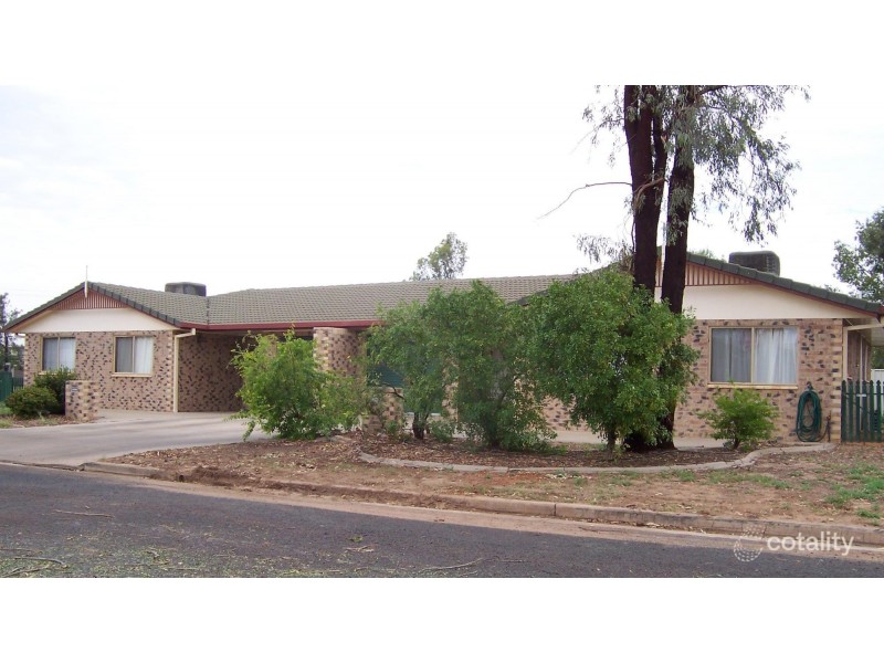 4A Bowyer Drive, Emerald QLD 4720