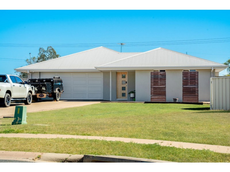 9 Blue Gums Drive, Emerald QLD 4720