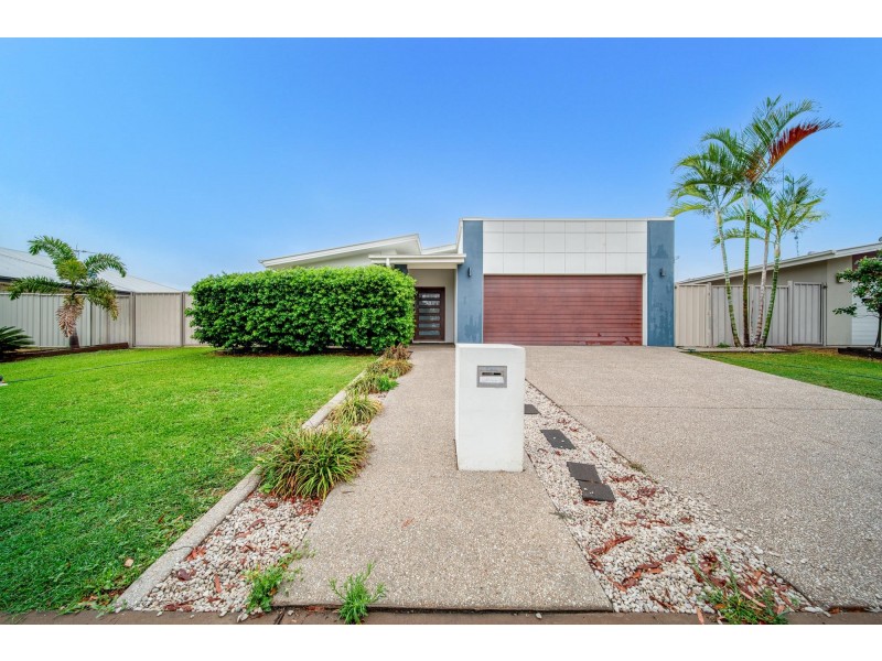 5 Lauren Drive, Emerald QLD 4720