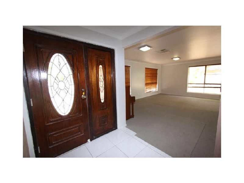 9 Cominos Street, Emerald QLD 4720