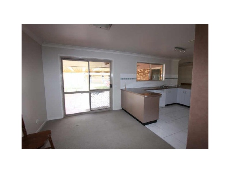 9 Cominos Street, Emerald QLD 4720