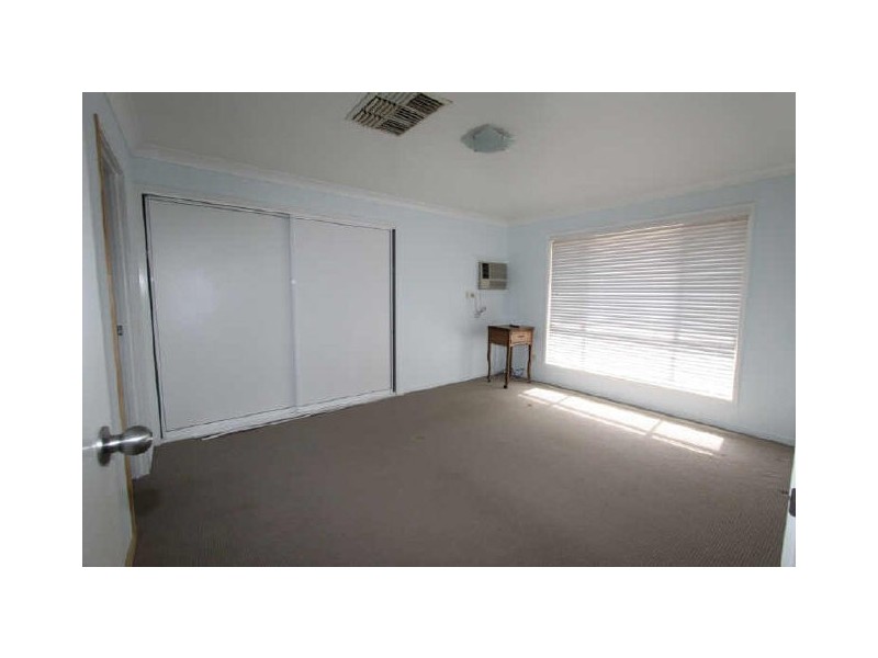 9 Cominos Street, Emerald QLD 4720