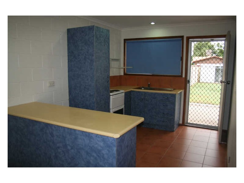 2/15 Campbell Street, Emerald QLD 4720
