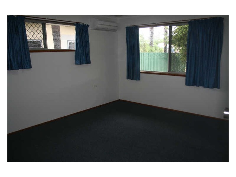 2/15 Campbell Street, Emerald QLD 4720