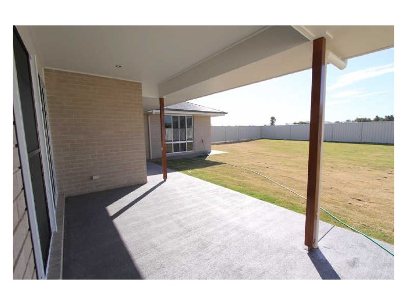 42 Mayfair Drive, Emerald QLD 4720