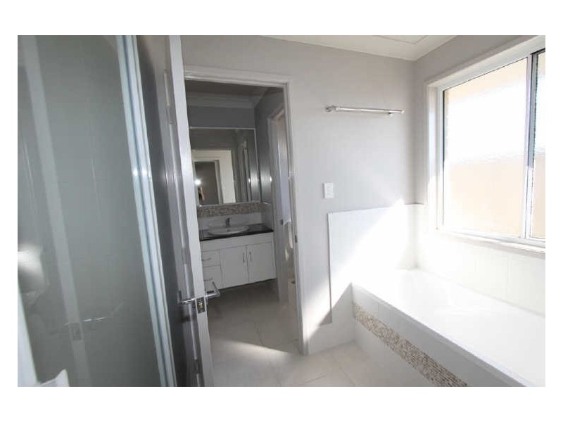 42 Mayfair Drive, Emerald QLD 4720