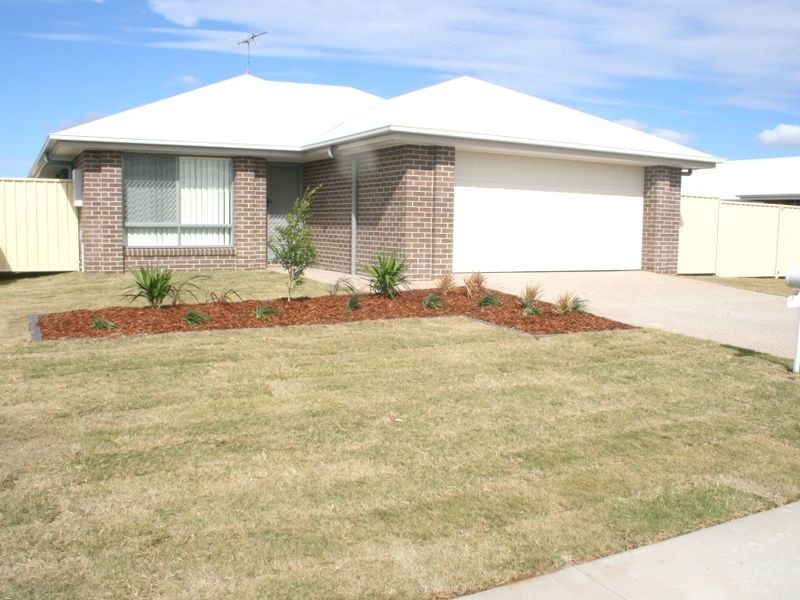 17 Scenic Drive, Emerald QLD 4720