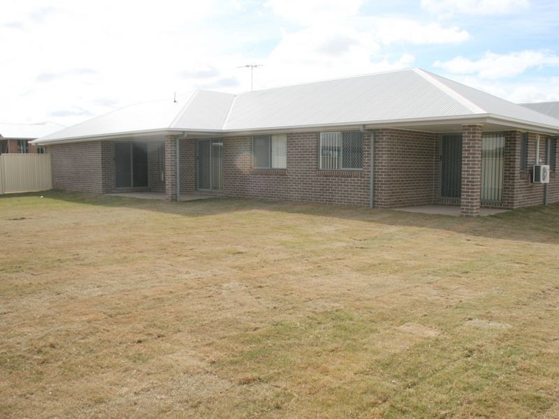 17 Scenic Drive, Emerald QLD 4720